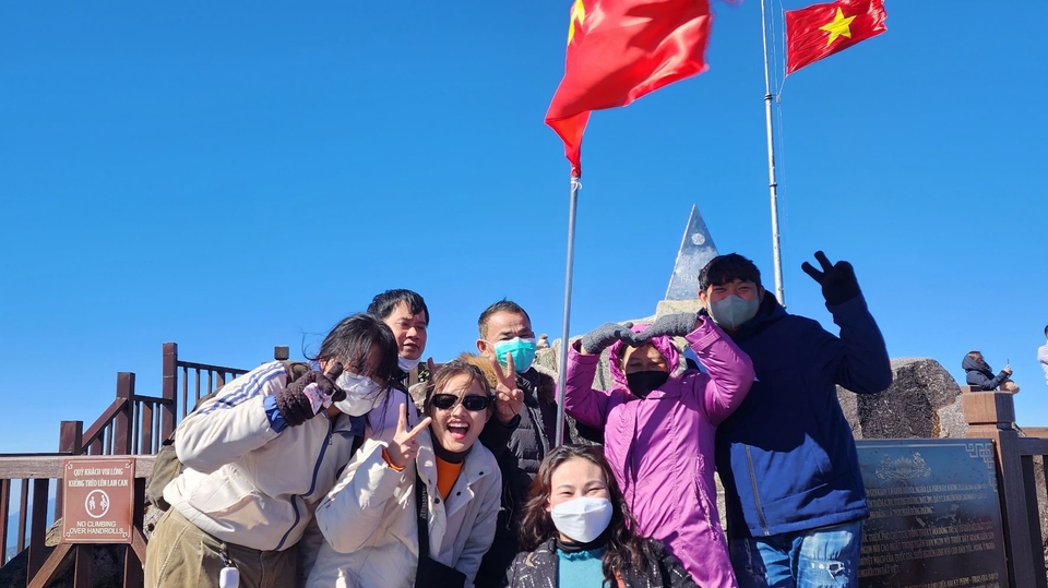 เป็นผู้ช่วยจัดทริปให้ท่าน ทั้งจองตั๋ว, จองโรงแรม, จองสถานที่ท่องเที่ยว สำหรับคนไม่มีเวลาจองเอง