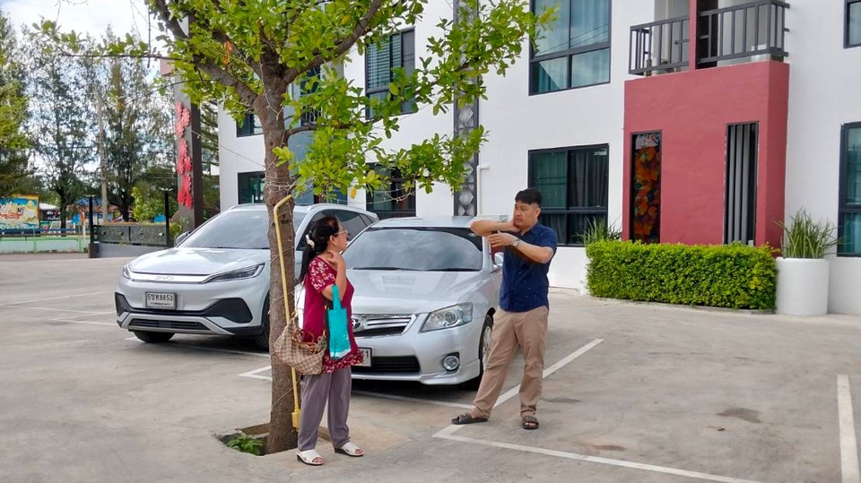 รับส่งไปสถานที่ต่างๆ เช่น รับผู้สูงอายุไปโรงพยาบาล พานักท่องเที่ยวไปรอบๆอำเภอในจังหวัดเพชรบูรณ์