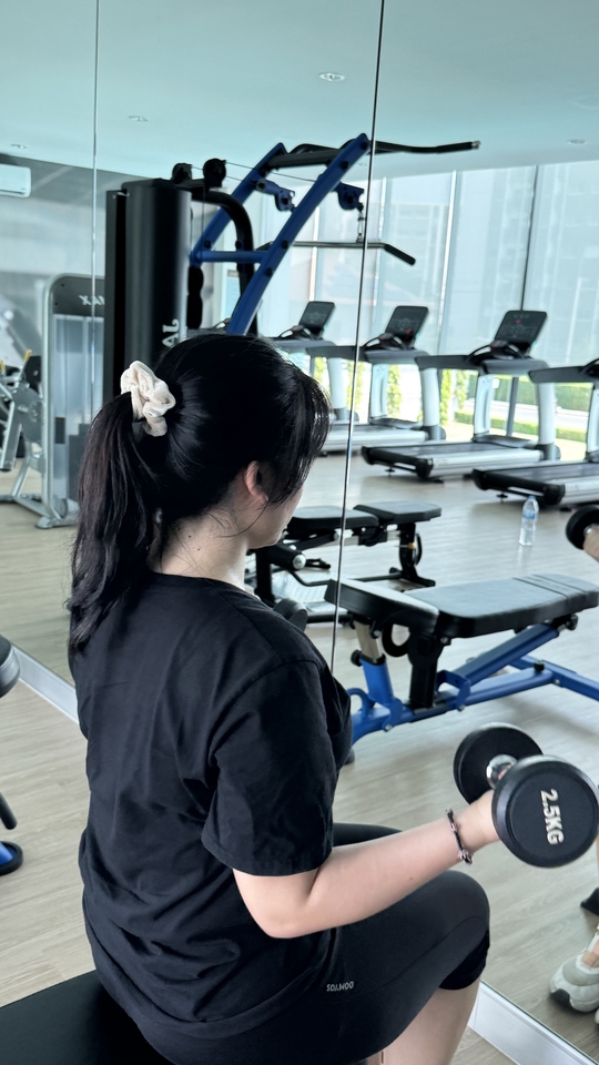 ฝึกกล้ามแขนและไหล่ เสริมความแข็งแรงแบบ Personal Trainer ดูแลใกล้ชิด