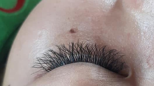 รับต่อขนตาที่บ้าน ต่อขนตาสวยเป็นธรรมชาติ