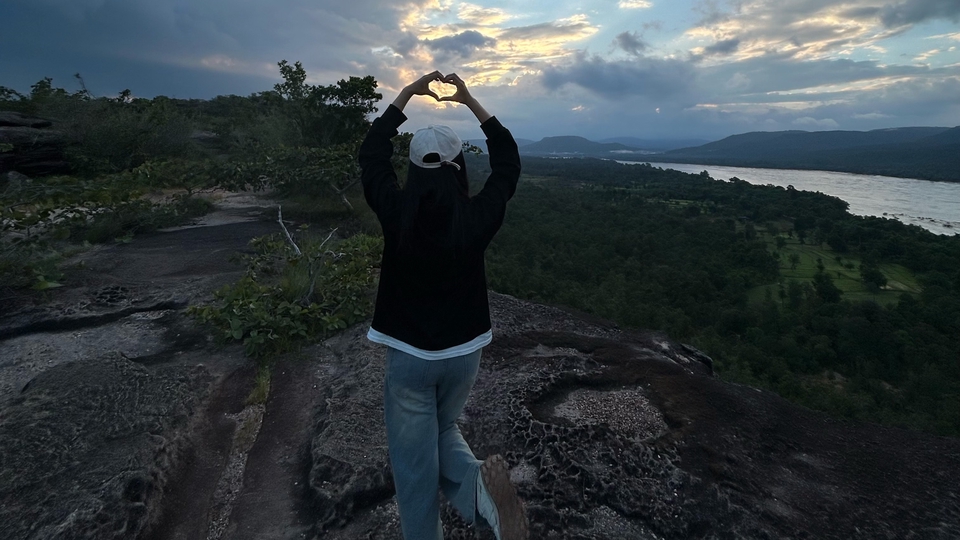 พร้อมรับฟังทุกเรื่อง ไม่ตัดสิน ใส่ใจ ฟังเงียบ ๆ ทุกเรื่องเป็นความลับนะคะ