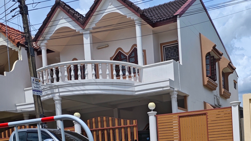 งานรีโนเวทบ้านทั้งหลังตามงบลูกค้า