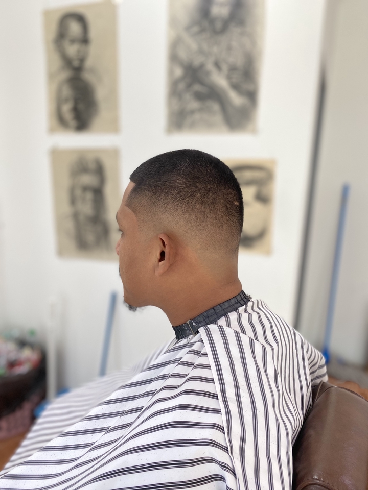 บริการตัดผมนอกสถานที่ ช่างตัดผมมืออาชีพ ตัดผมทรง Undercut