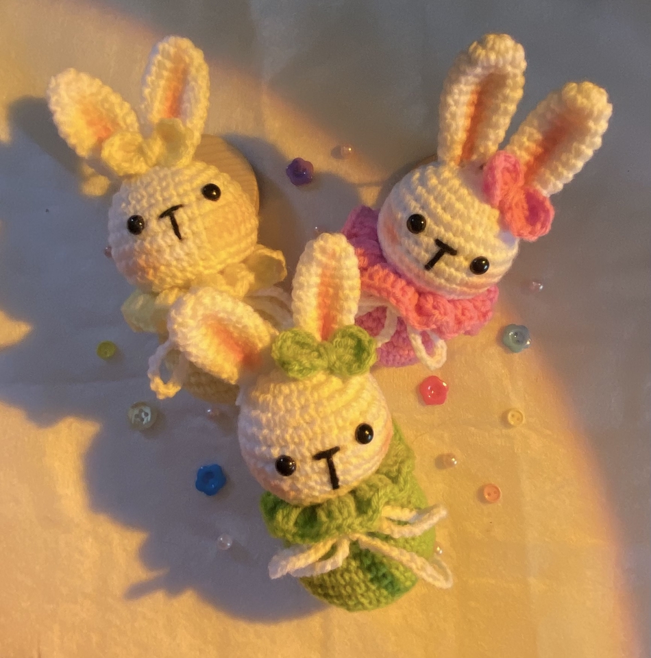 รับทำของขวัญแฮนเมดตุ๊กตาไหมพรมกระต่ายน่ารัก