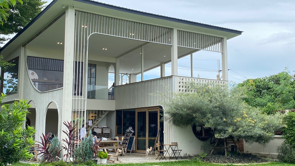 ถ่ายรูป ไปเที่ยวคาเฟ่เป็นเพื่อน