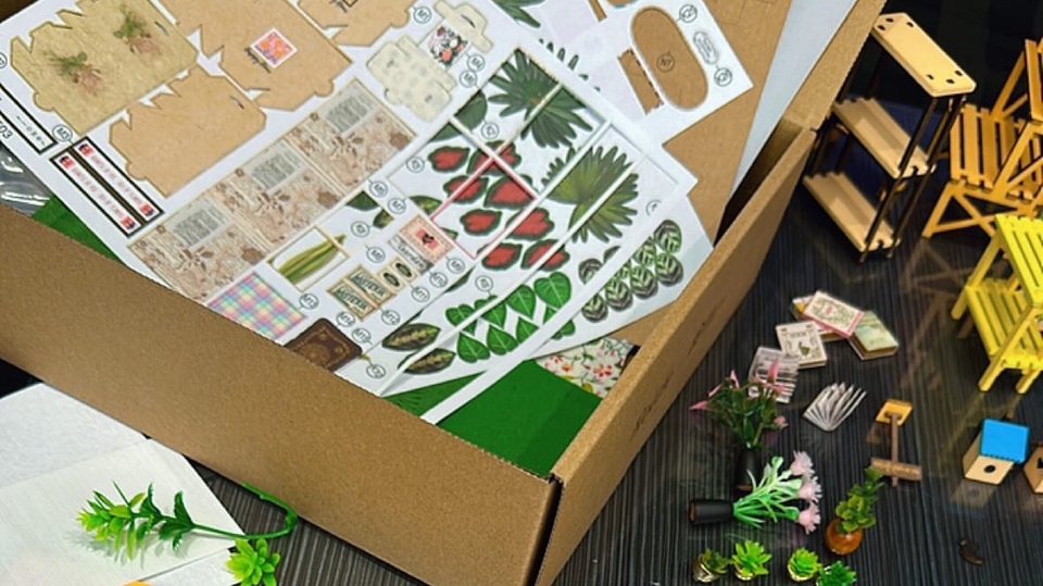 ชอบประกอบมาก ใครขี้เกียจต่อ แต่อยากได้โมเดลไปวางโชว์ จ้างอ้นได้เลยค่ะ ระยะเวลาแล้วแต่ขนาด