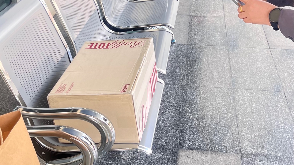 รับกดกระเป๋าหรือแบรนด์อื่นที่เป็นกระแส 😋 ไม่พลาดซักครั้งค่ะ 👍👌