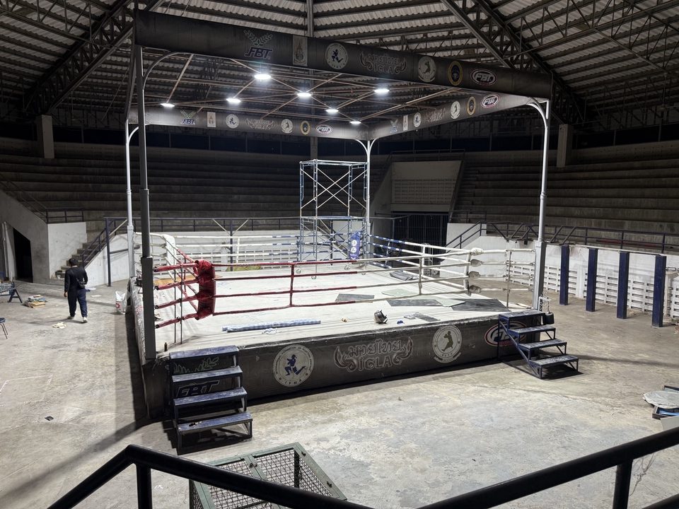 หาช่างไฟฟ้า รับติดตั้งไฟเวที มวย สนามแข่งขันแสงสว่างสนามกีฬา ตรวจสอบระบบไฟฟ้า