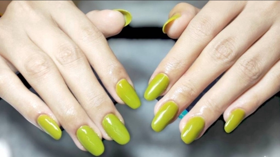 บริการทำเล็บที่บ้าน สีเขียวมะนาว