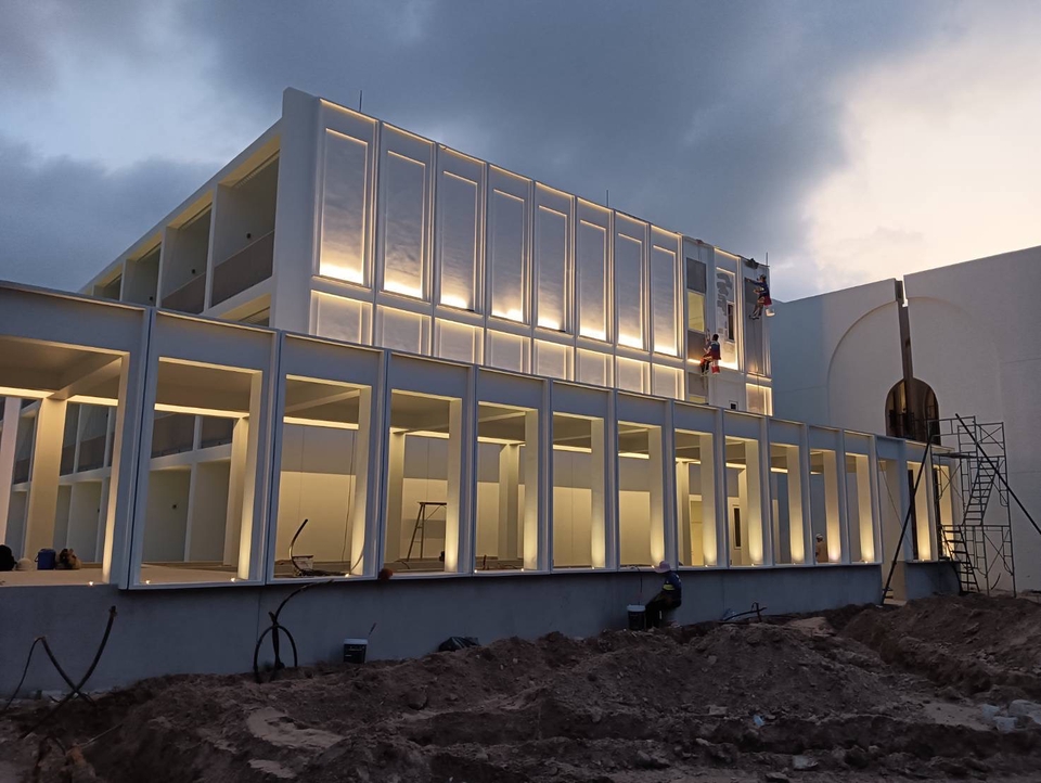 Facade an exterior lighting decide