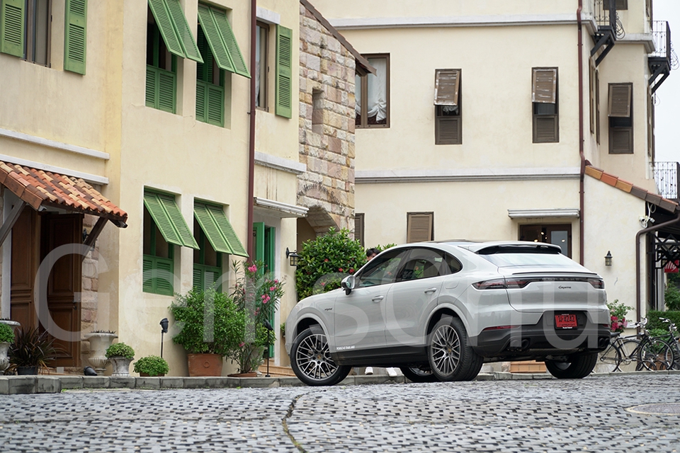 รับถ่ายวีดีโอพรีเมี่ยมคุณภาพสูง ตัดต่อวีดีโอระดับมืออาชีพ