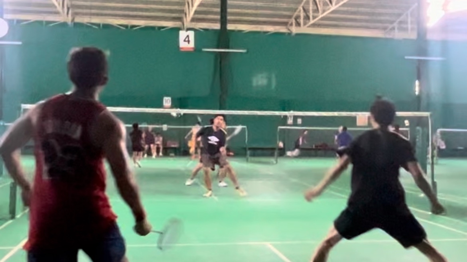 รับตีแบตเป็นเพื่อน