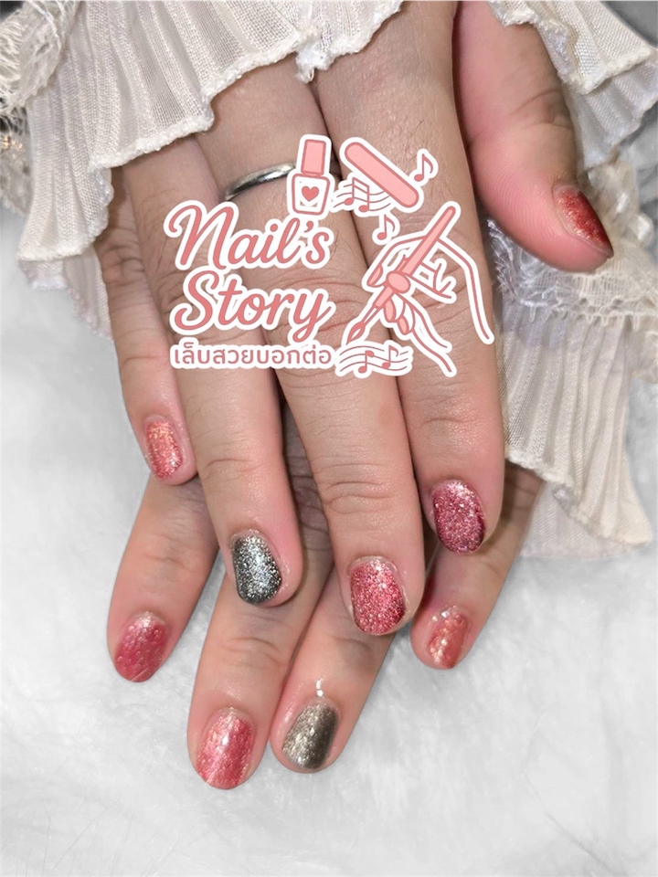 ทำเล็บนอกสถานที่ บริการทำเล็บที่บ้าน สวยๆ พร้อมลายกลิตเตอร์วิ้งๆ หลากหลายสีสันสุดปัง