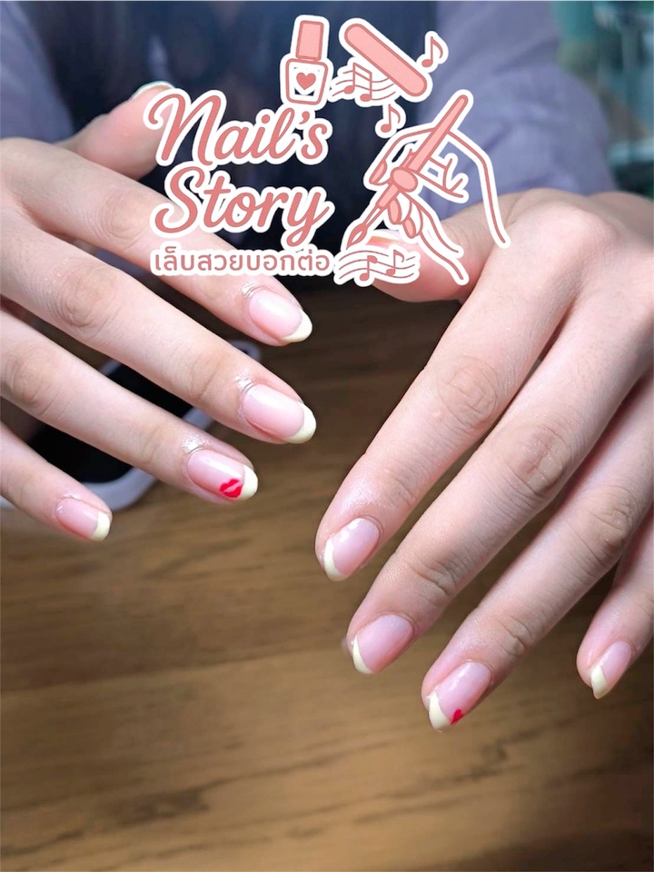 บริการทำเล็บที่บ้าน ทาเล็บเจลสีนู้ดประกาย รับทำเล็บมือสวย ช่างทำเล็บมืออาชีพ