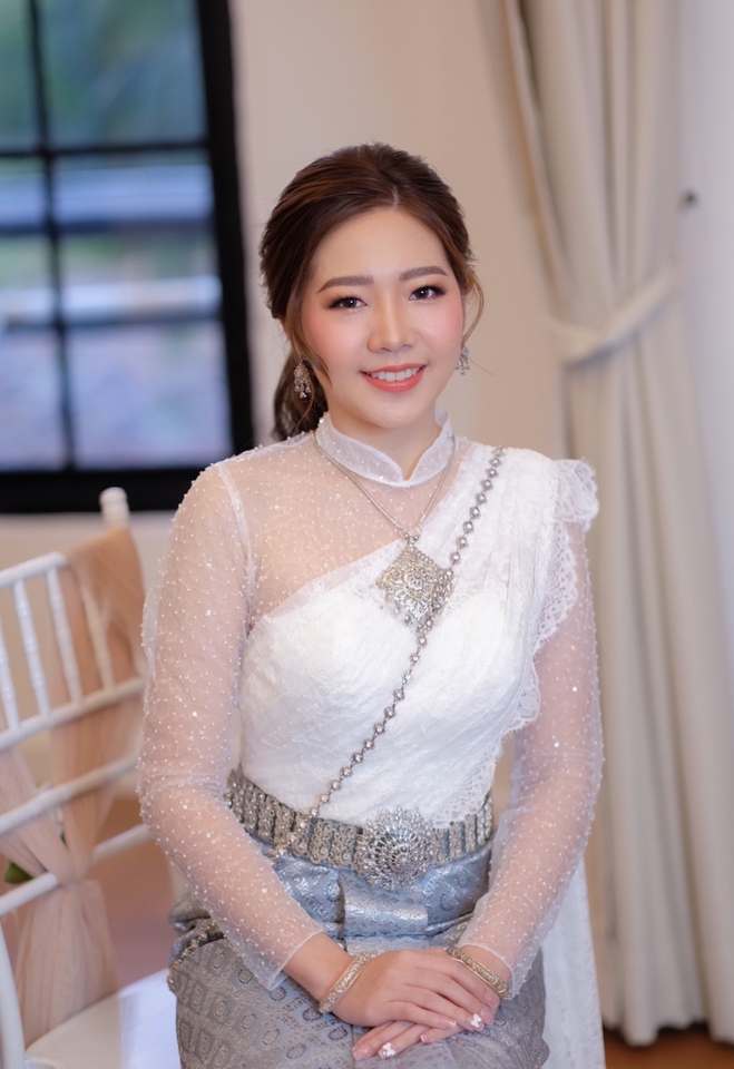 รับแต่งหน้าเจ้าสาว แต่งหน้ารับปริญญา ช่างแต่งหน้ามืออาชีพ สวยหวาน