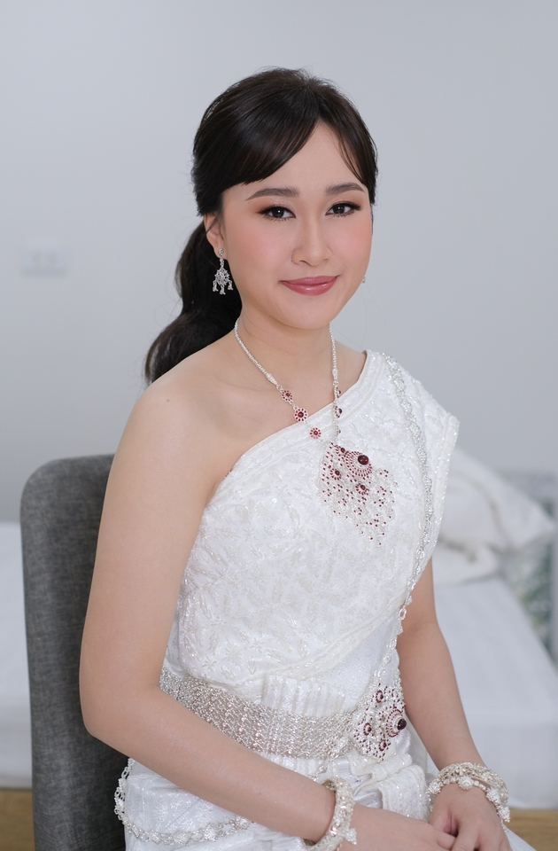 ช่างแต่งหน้าเจ้าสาว แต่งหน้ารับปริญญา ทำผมเจ้าสาว สวยหวาน