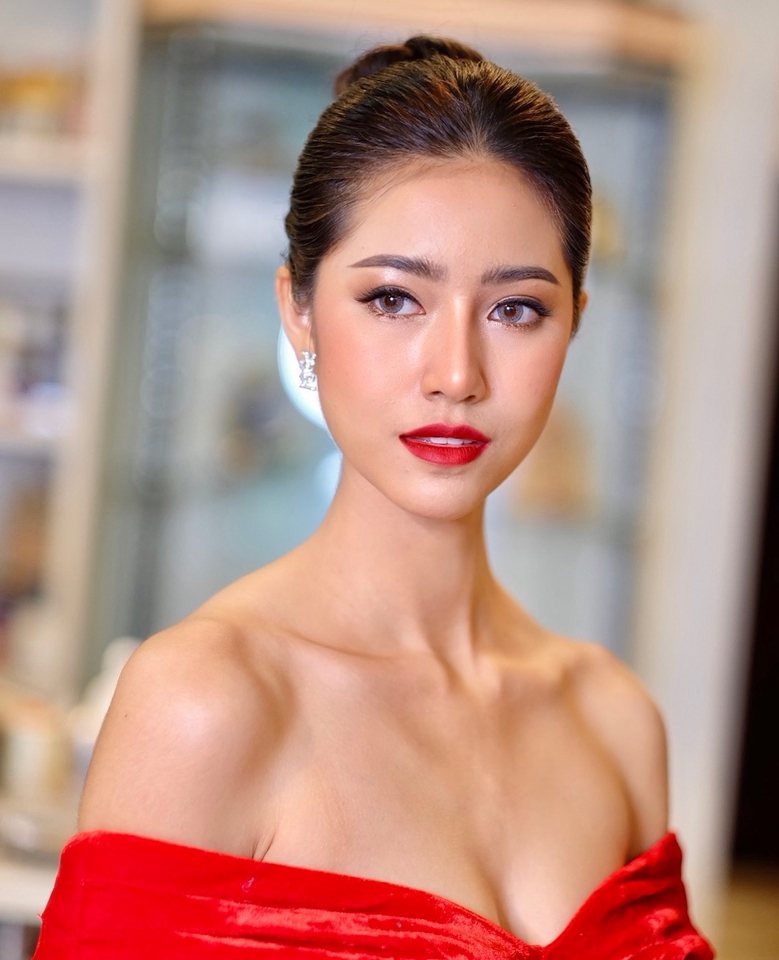 แต่งหน้าเจ้าสาวสวยดูดี รับแต่งหน้าเจ้าสาว ช่างแต่งหน้ามืออาชีพ