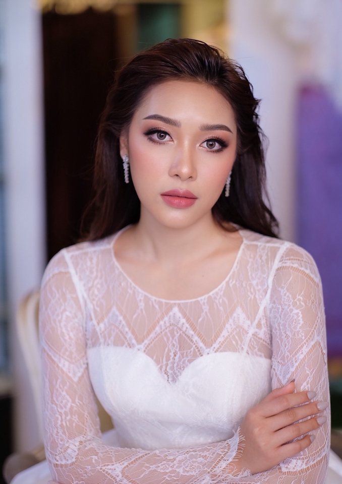 ช่างแต่งหน้าเจ้าสาว แต่งหน้ารับปริญญา สวยหวาน รับแต่งหน้า