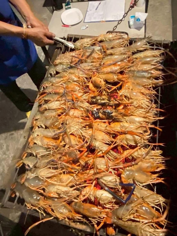 รับจ้างหาของ - รับจ้าง ตกกุ้งแม่น้ำพร้อมเผาให้คุณกินส่งถึงที่บ้าน - 2