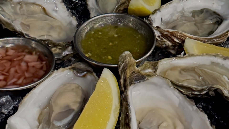 เพื่อน กิน เที่ยว ดื่ม ดริ๊ง ได้หมด 