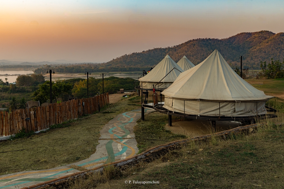 รับถ่ายภาพรีสอร์ทหรู บรรยากาศสุดโรแมนติก ภูเขาและทะเลสาบ ช่างภาพมืออาชีพ