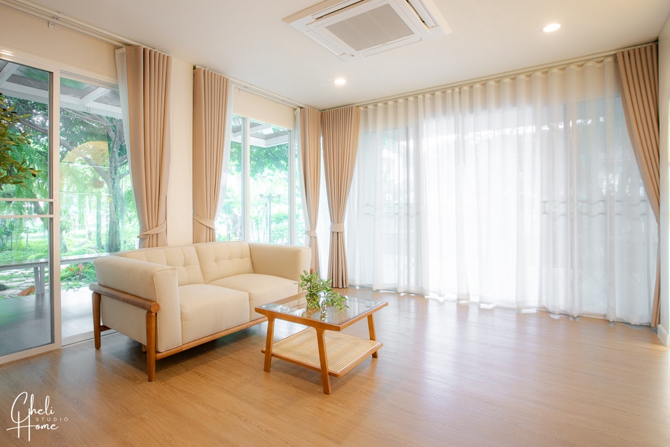 เช่าสตูดิโอถ่ายภาพ สตูดิโอให้เช่า กรุงเทพ พร้อมเฟอร์นิเจอร์ครบครัน เหมาะสำหรับถ่ายภาพสินค้าและวีดีโอ