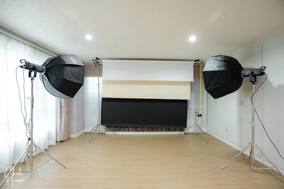 เช่าสตูดิโอถ่ายภาพ สตูดิโอให้เช่า กรุงเทพ พร้อมอุปกรณ์ไฟส่องสว่าง