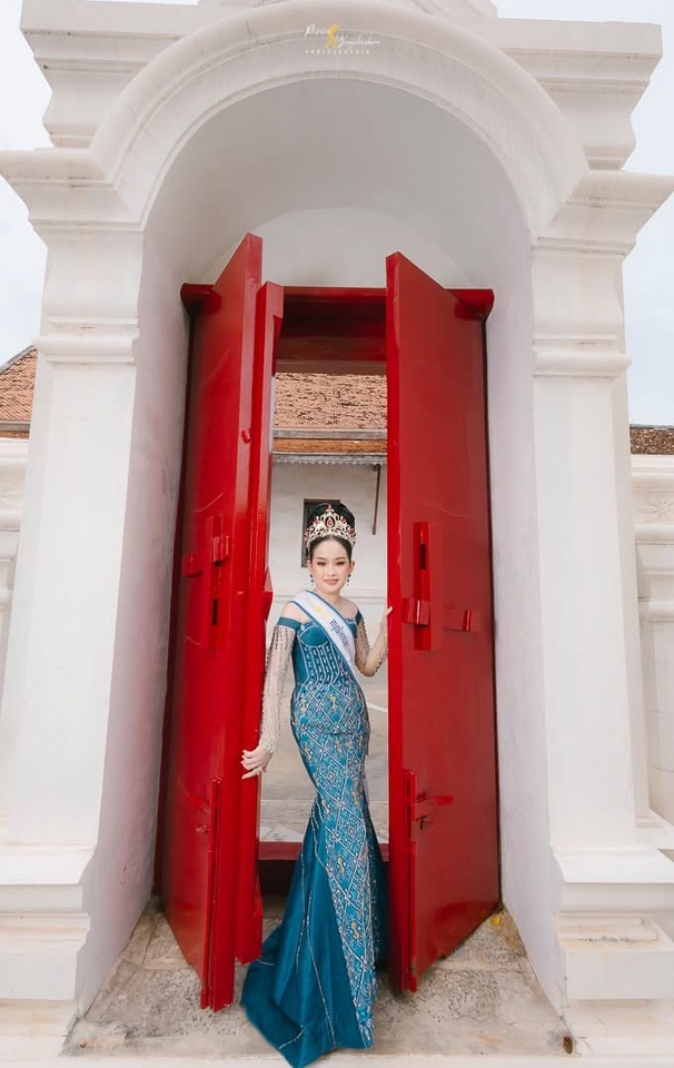 รับถ่ายภาพเด็กหญิงชุดราตรีสวยงาม ช่างภาพมืออาชีพ ถ่ายภาพโปรไฟล์