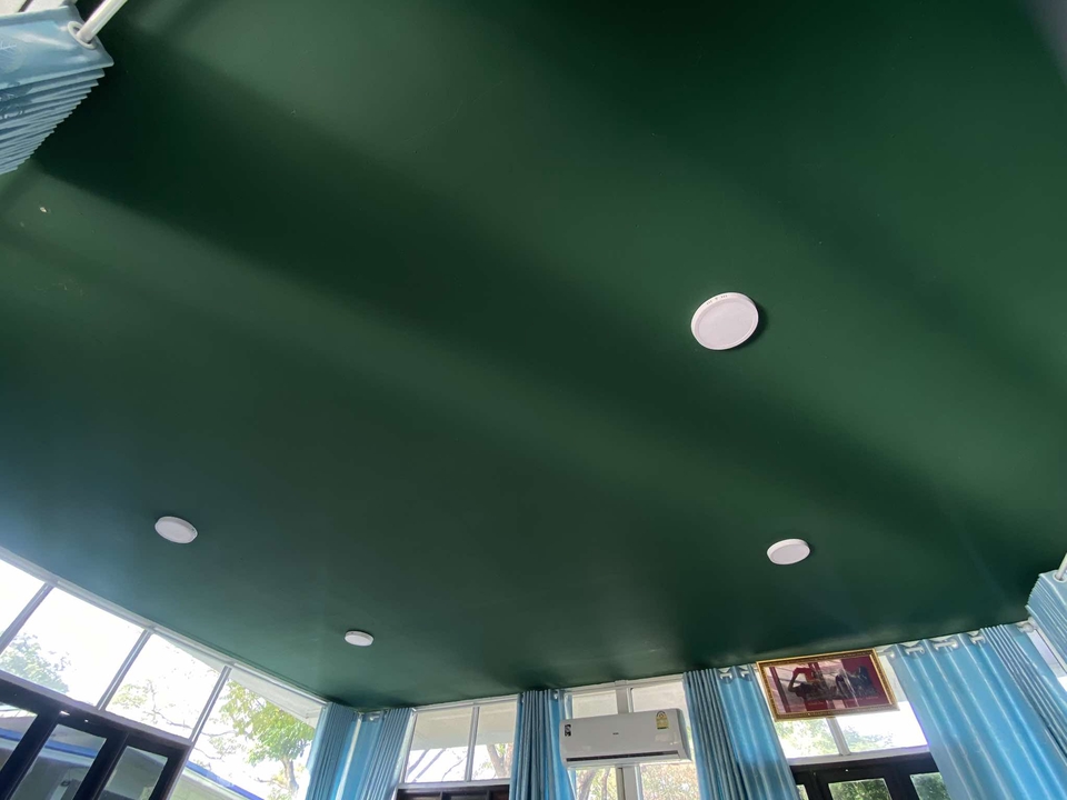 ฝ้าทำสีเขียวไข่กา