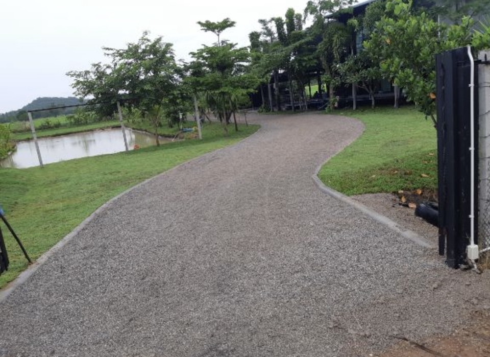 ปรับพื้นทางเดิน