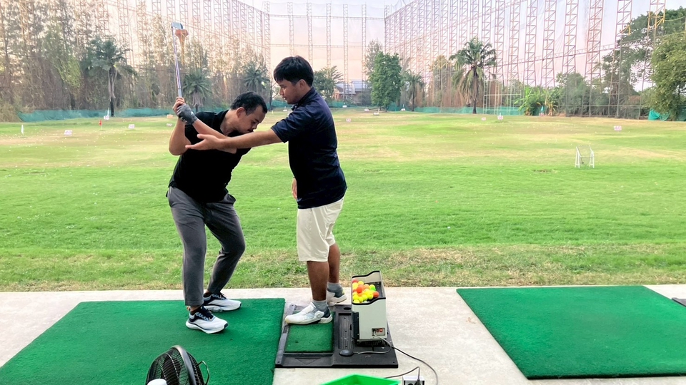 ฝึกตามหลักสูตร สอนกอล์ฟ