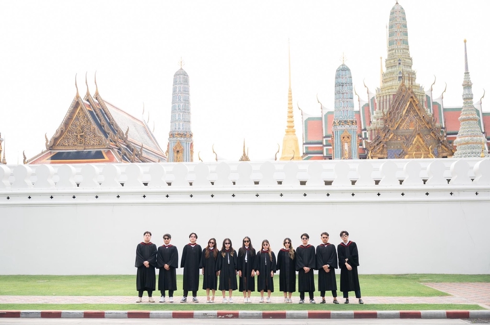 รับถ่ายรูปรับปริญญา กรุงเทพฯ ช่างภาพมืออาชีพ ถ่ายภาพหมู่ บริการถ่ายภาพ
