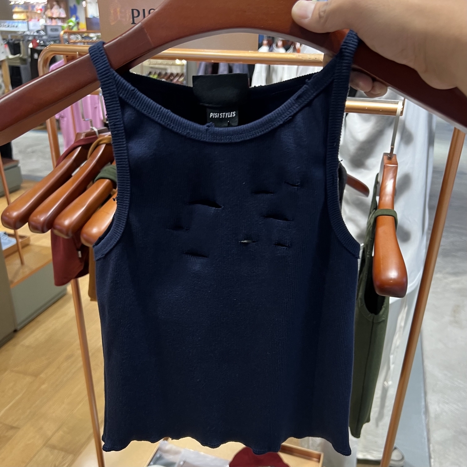 รับผลิตเสื้อผ้าแฟชั่น เสื้อขาด เสื้อเป็นรู เสื้อขาดรุ่ย