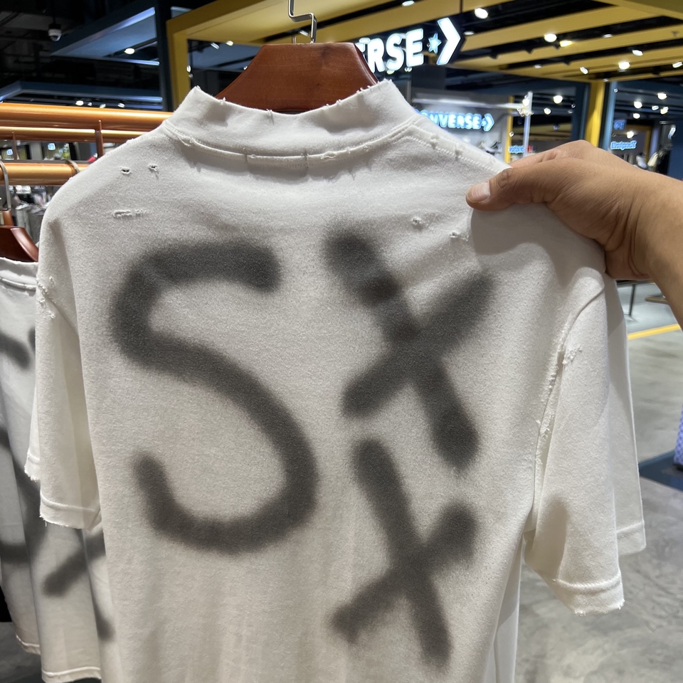 รับผลิตเสื้อผ้าแฟชั่น เสื้อขาด เสื้อเป็นรู เสื้อขาดรุ่ย