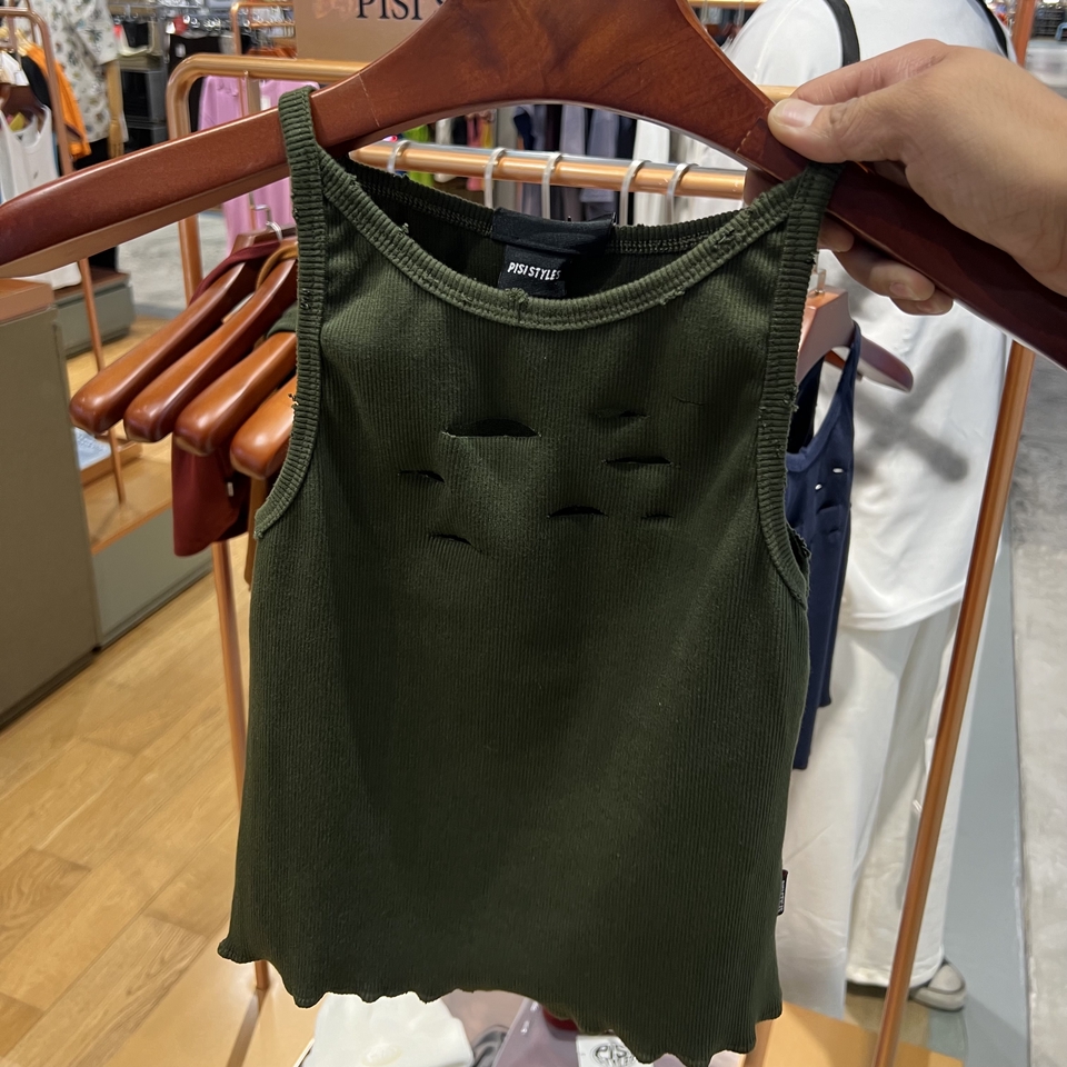 รับผลิตเสื้อผ้าแฟชั่น เสื้อขาด เสื้อเป็นรู เสื้อขาดรุ่ย