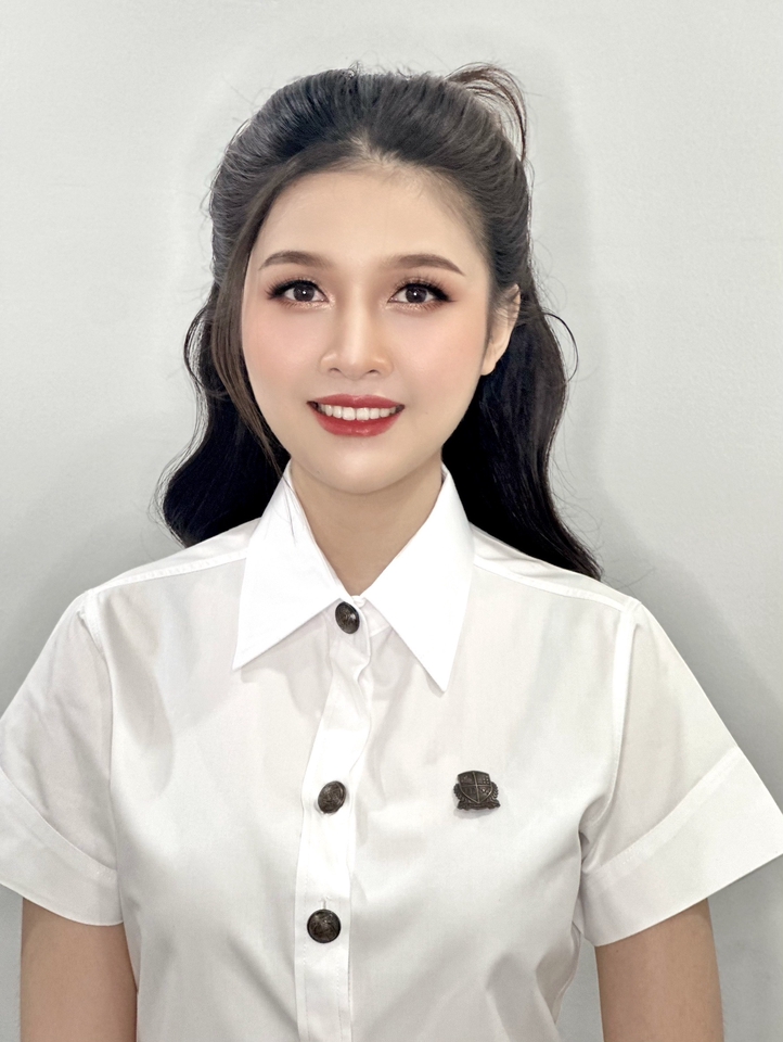 ช่างแต่งหน้ารับปริญญา แต่งหน้าสวยหวาน รับแต่งหน้าเจ้าสาว