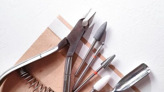 บริการทำเล็บที่บ้าน อุปกรณ์ทำเล็บมืออาชีพ ช่างทำเล็บฟรีแลนซ์