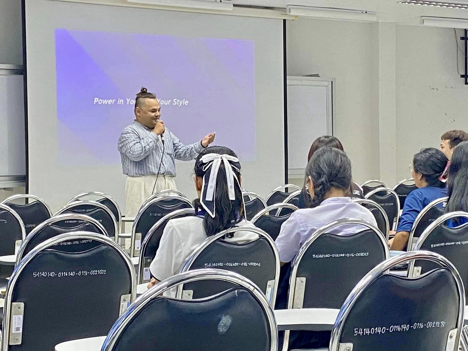 จัดอบรม สัมมนา - ครูสอนการพูด พิธีกร การนำเสนอ - 11