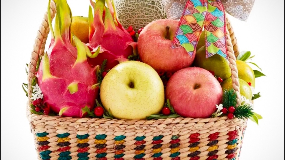 รับจ้างสั่งทำกระเช้าผลไม้ ตามฤดูกาล มอบผู้ใหญ่ที่เคารพ,เยี่ยมไข้,เปิดร้าน ของขวัญเทศกาลต่างๆ.