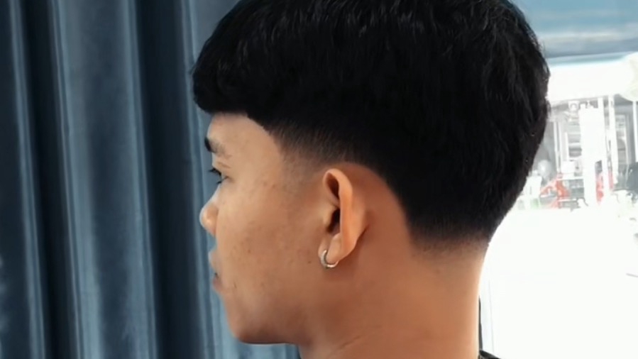 งาน ตัดผมชาย
รับออกแบบทรงผม