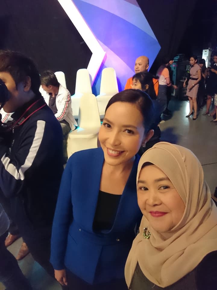 ช่างแต่งหน้า รับแต่งหน้าเจ้าสาว แต่งหน้าทำผม เพื่อนเจ้าสาว สวย