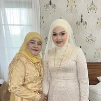ช่างแต่งหน้าเจ้าสาวและแม่เจ้าสาว แต่งหน้ารับปริญญา สวยหรูดูดี