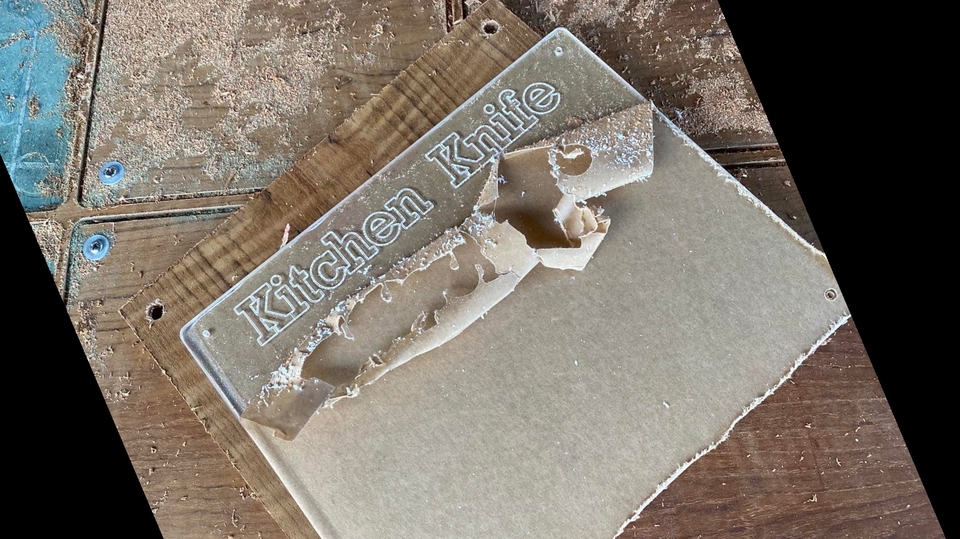 รับผลิตชิ้นงาน ตัดและสลักชื่อ ตัดด้วยเครื่อง CNC