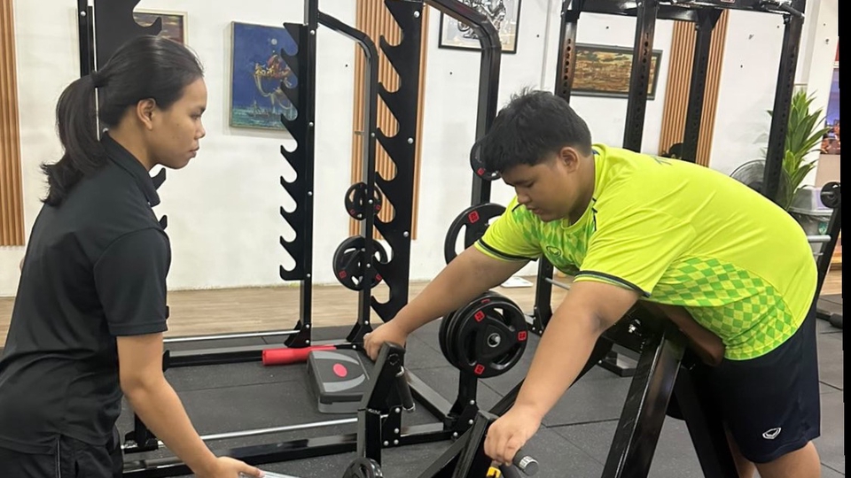 ดูแลลูกเทรน ออกแบบโปรแกรมการออกกำลังกายที่เหมาะสมกับบุคคลนั้นๆ บอกท่าทางและวิธีการที่ถูกต้อง