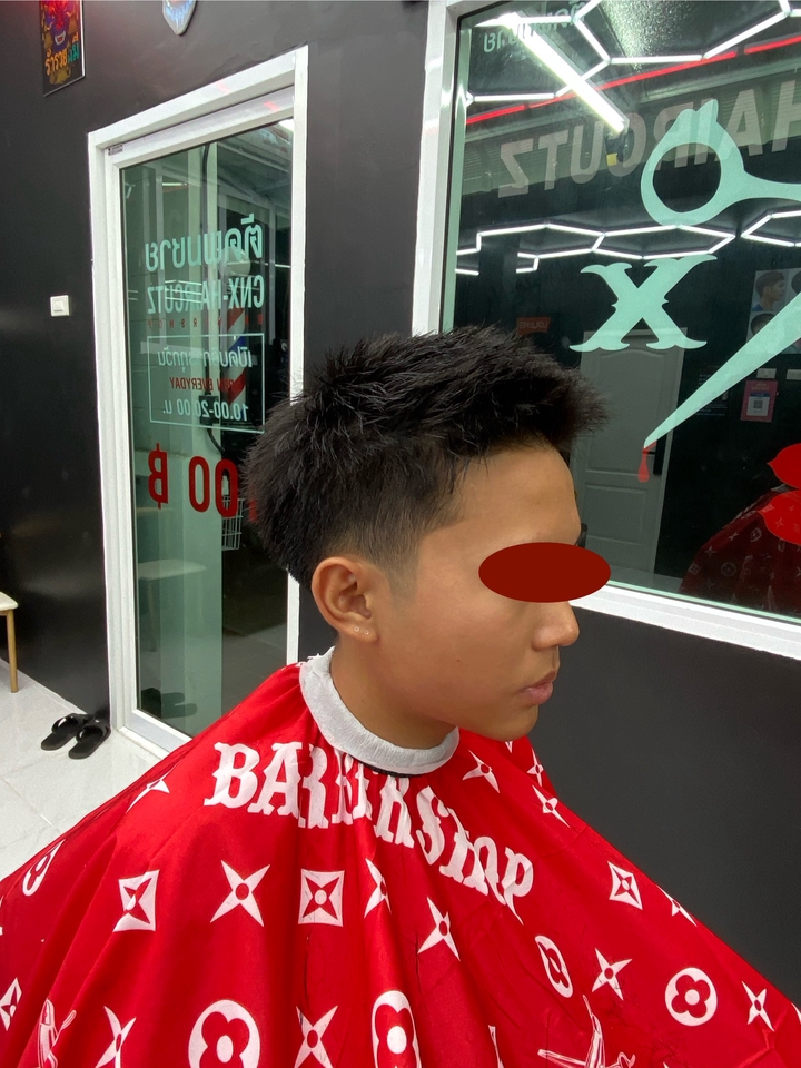 รับตัดผมนอกสถานที่ ช่างตัดผมให้บริการตัดผมชาย ทรงผมวัยรุ่น ตัดผมเรียบเนียน บริการตัดผมถึงบ้าน ตัดผมสวย ตัดผมสไตล์เกาหลี ตัดผมเท่ๆ ราคาถูก ตัดผมเดลิเวอรี่