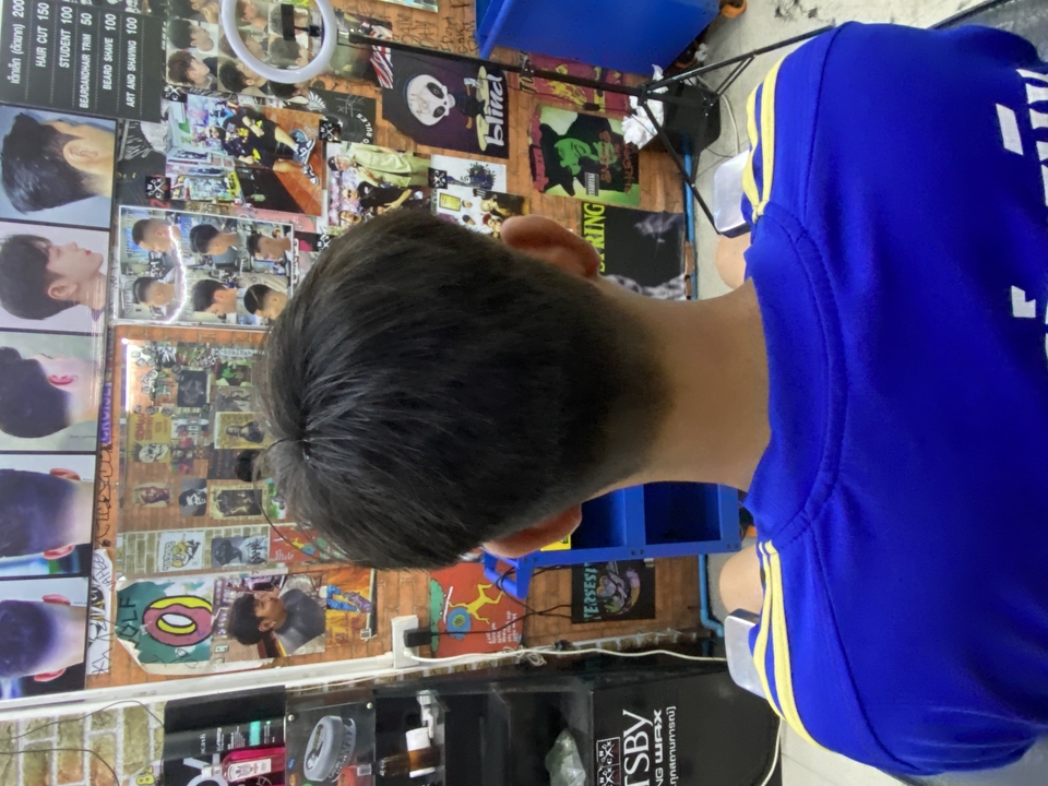 ตัดผมนอกสถานที่ ช่างตัดผมให้บริการตัดผมที่บ้าน ทรงผมรองทรงชาย พร้อมตัดแต่งอย่างดี บริการตัดผมเดลิเวอรี่ ช่างตัดผมมืออาชีพ ตัดผมนอกสถานที่ ราคาดี ตัดผมชาย ทรงผมยอดนิยม ตัดผมคุณภาพเยี่ยม