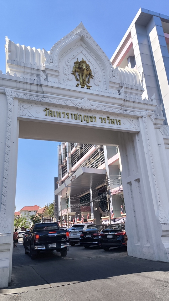 วัดเทวราชกุญชร วรวิหาร