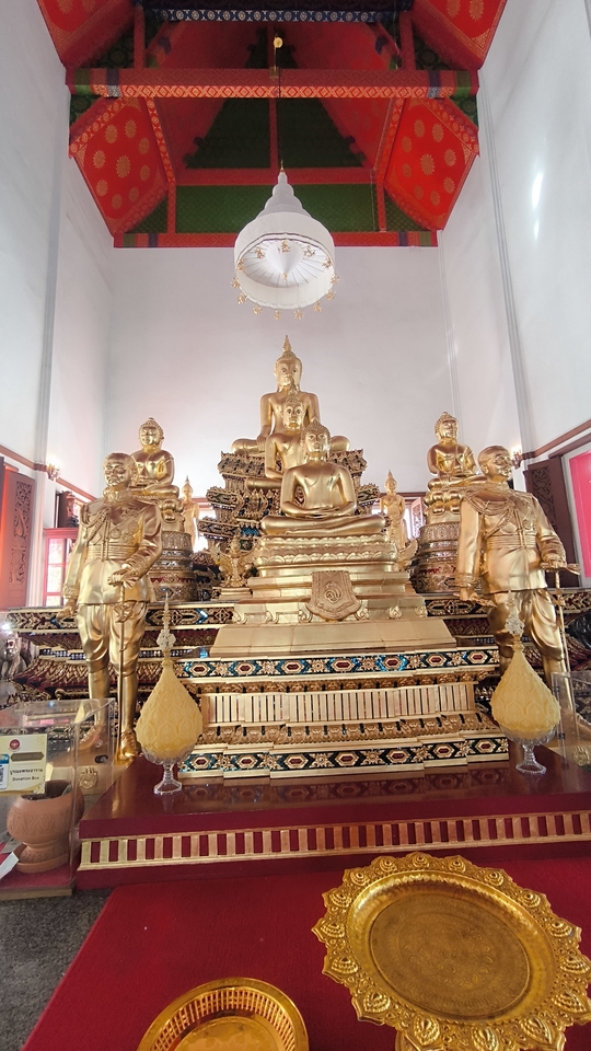 วัดเทวราชกุญชร วรวิหาร