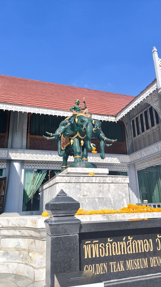 วัดเทวราชกุญชร วรวิหาร
ท่านปู่พระอินทร์ ท้าวศักกเทวราชทรงช้างเอราวัณ