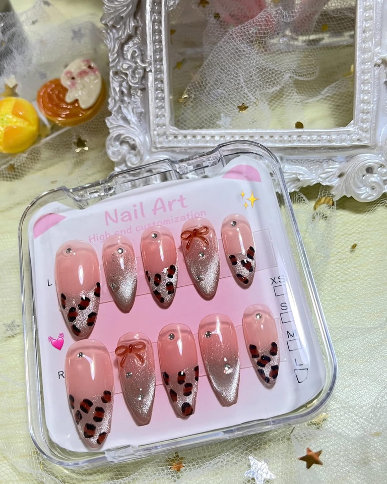 บริการทำเล็บที่บ้าน ต่อเล็บเจลลายเสือดาว